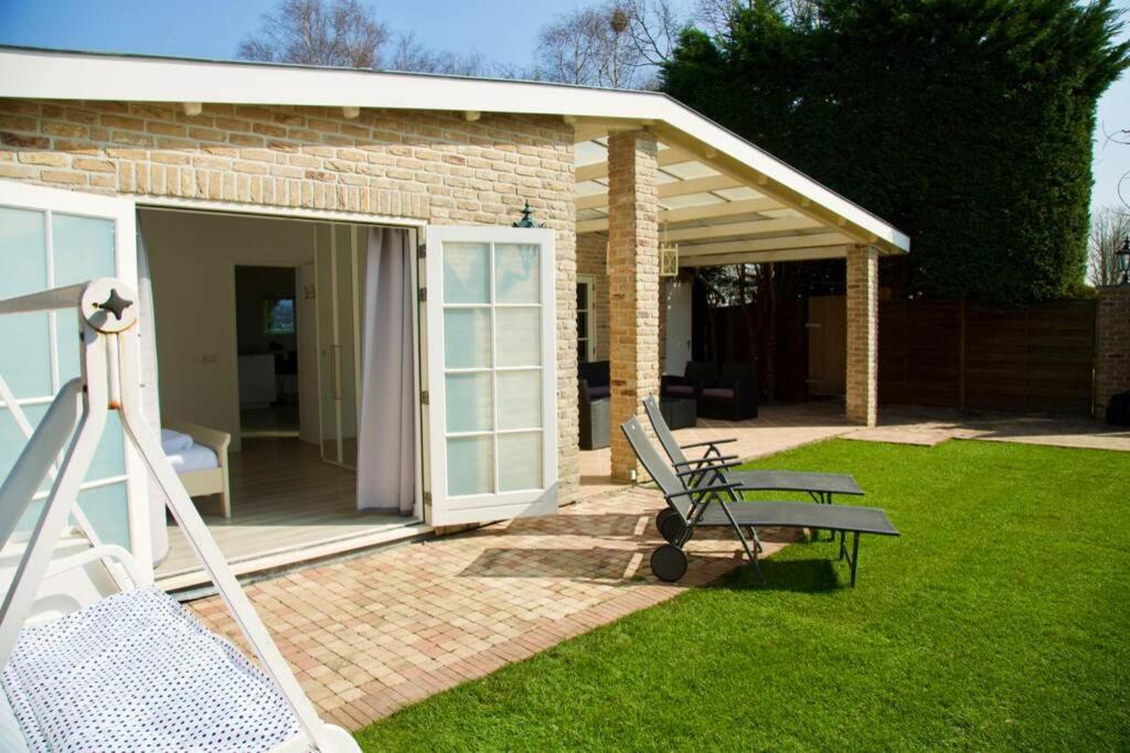 Bungalow between Amsterdam and Haarlem with sauna - 3