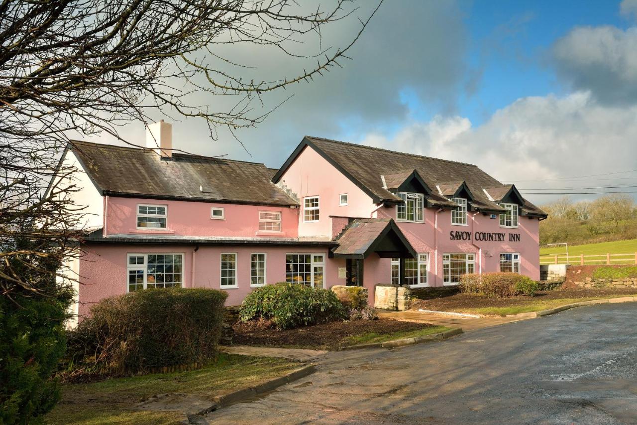 Savoy Country Inn