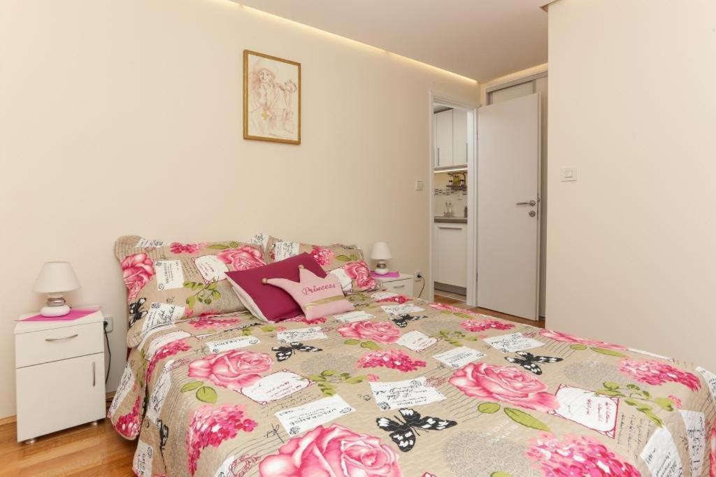 Old Town Princess Apartments photo 2