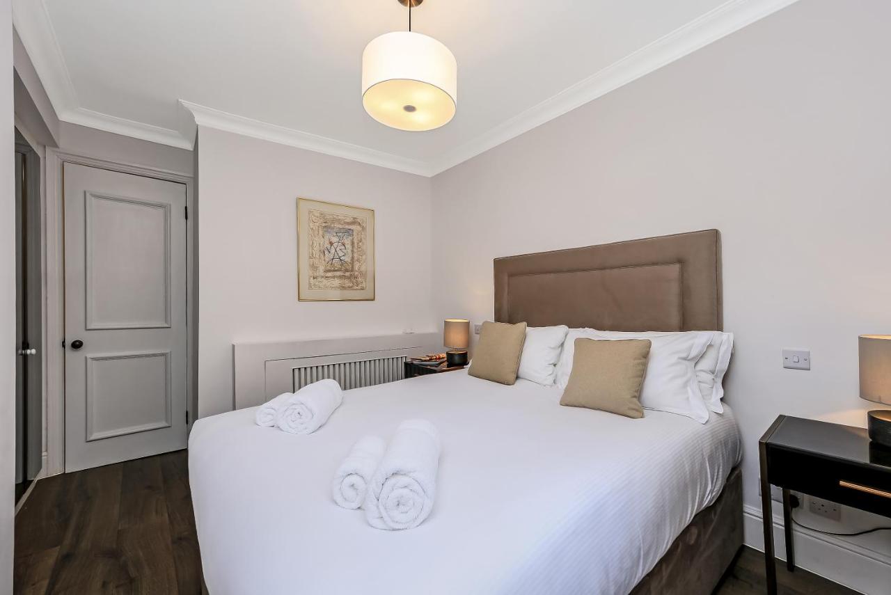 10 Curzon Street by Mansley - 2