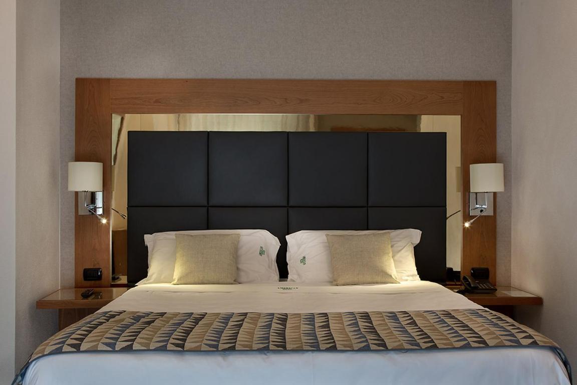 American Hotel - 4