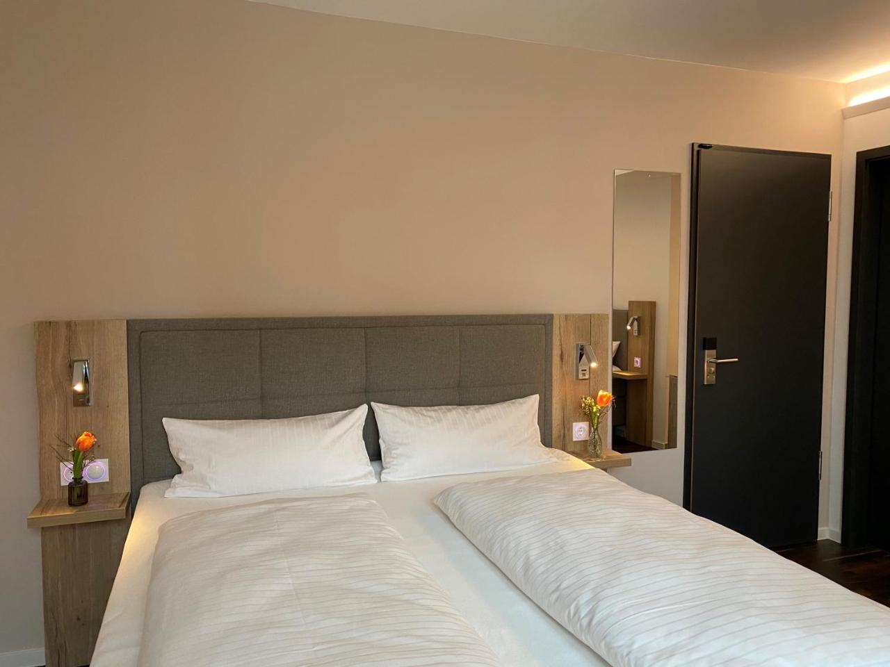 Hotel B4 photo 4