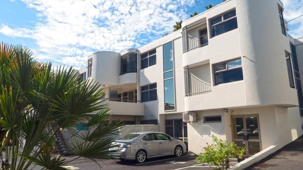 Carnmore Hotel Takapuna photo 3