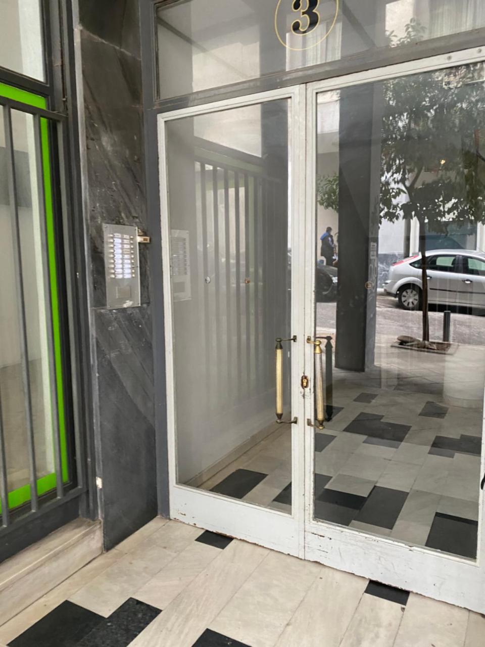 Syntagma private sweet safe double rooms with shared bathroom