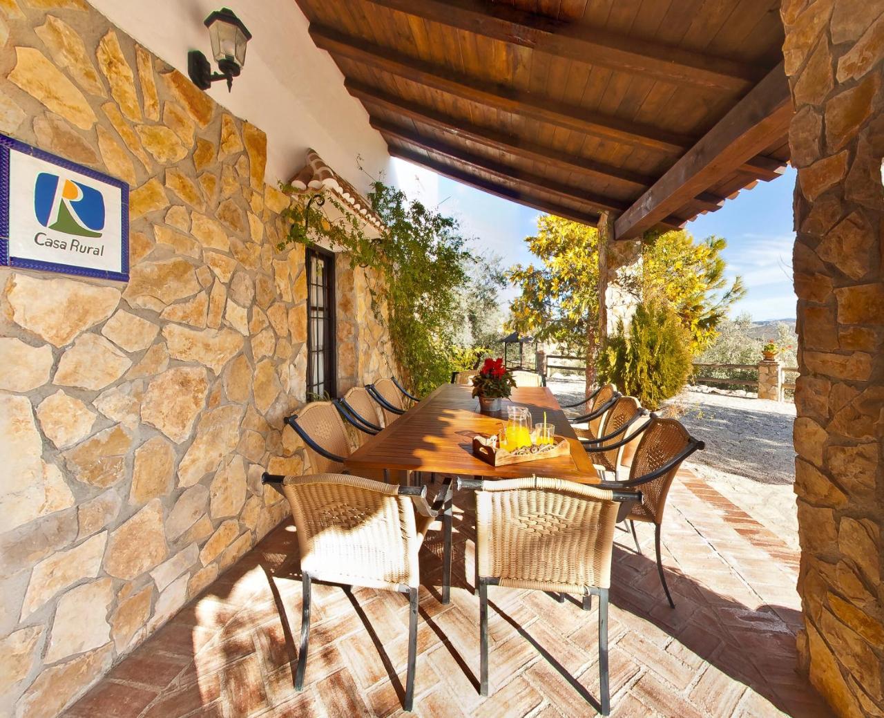 Spacious villa with pool in Priego de Córdoba - 350 m² - 6