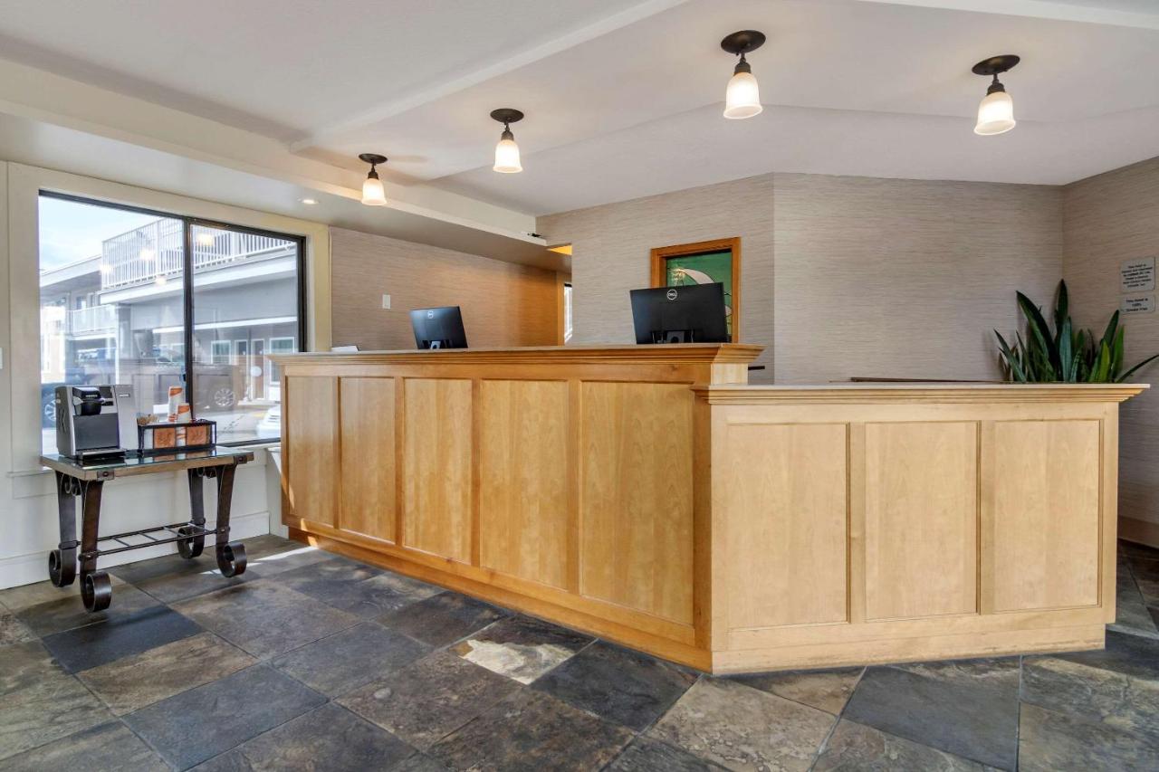 Photo - Econo Lodge Inn & Suites
