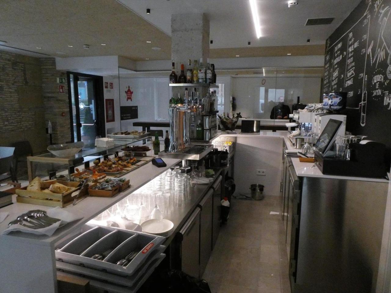 Hotel Ciudadela Pamplona photo 4