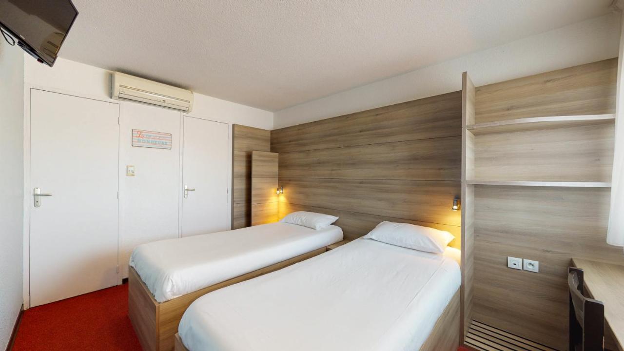 Ever Route 64 Brit Hotel Tarbes Ibos photo 3