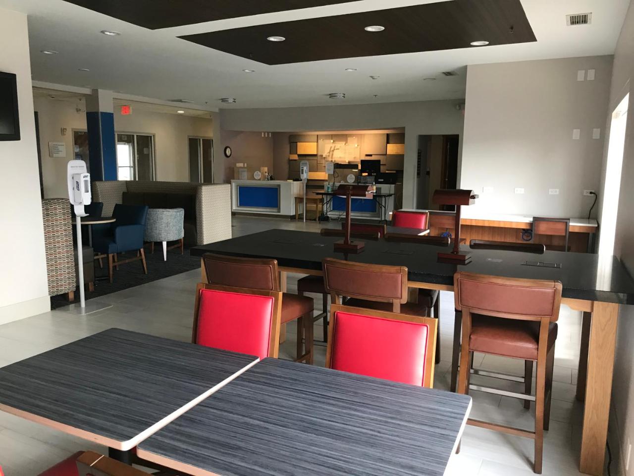 Holiday Inn Express Toledo West - Napoleon By IHG photo 4