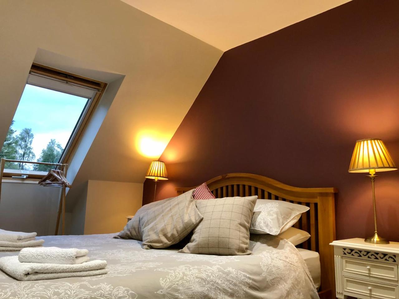 Hunters Lodge Apartments - 6