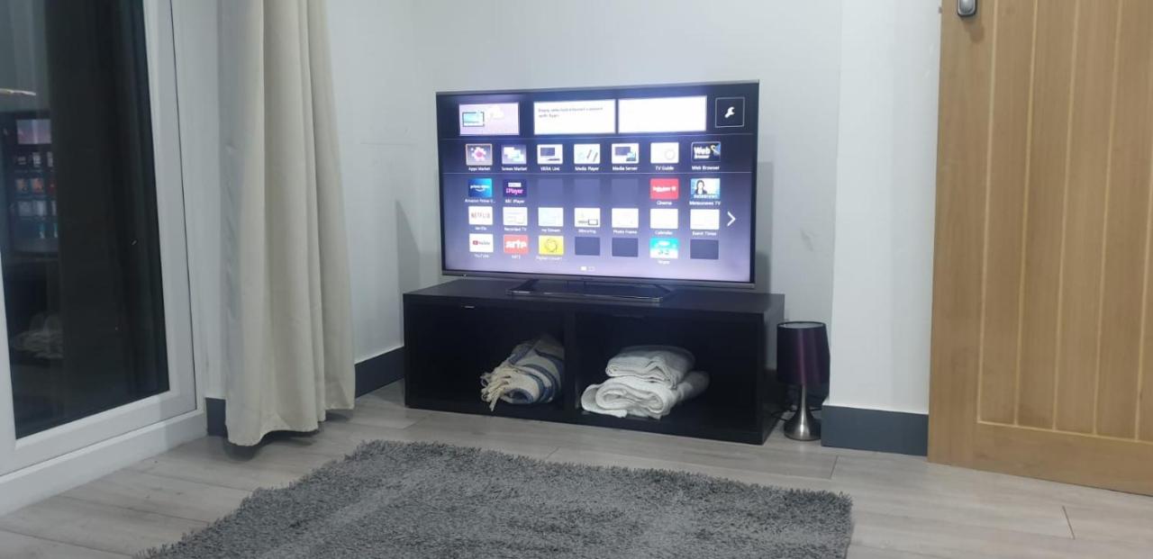 Foto - Homestay in Birmingham Sleeps 8 - Free Parking & Wifi