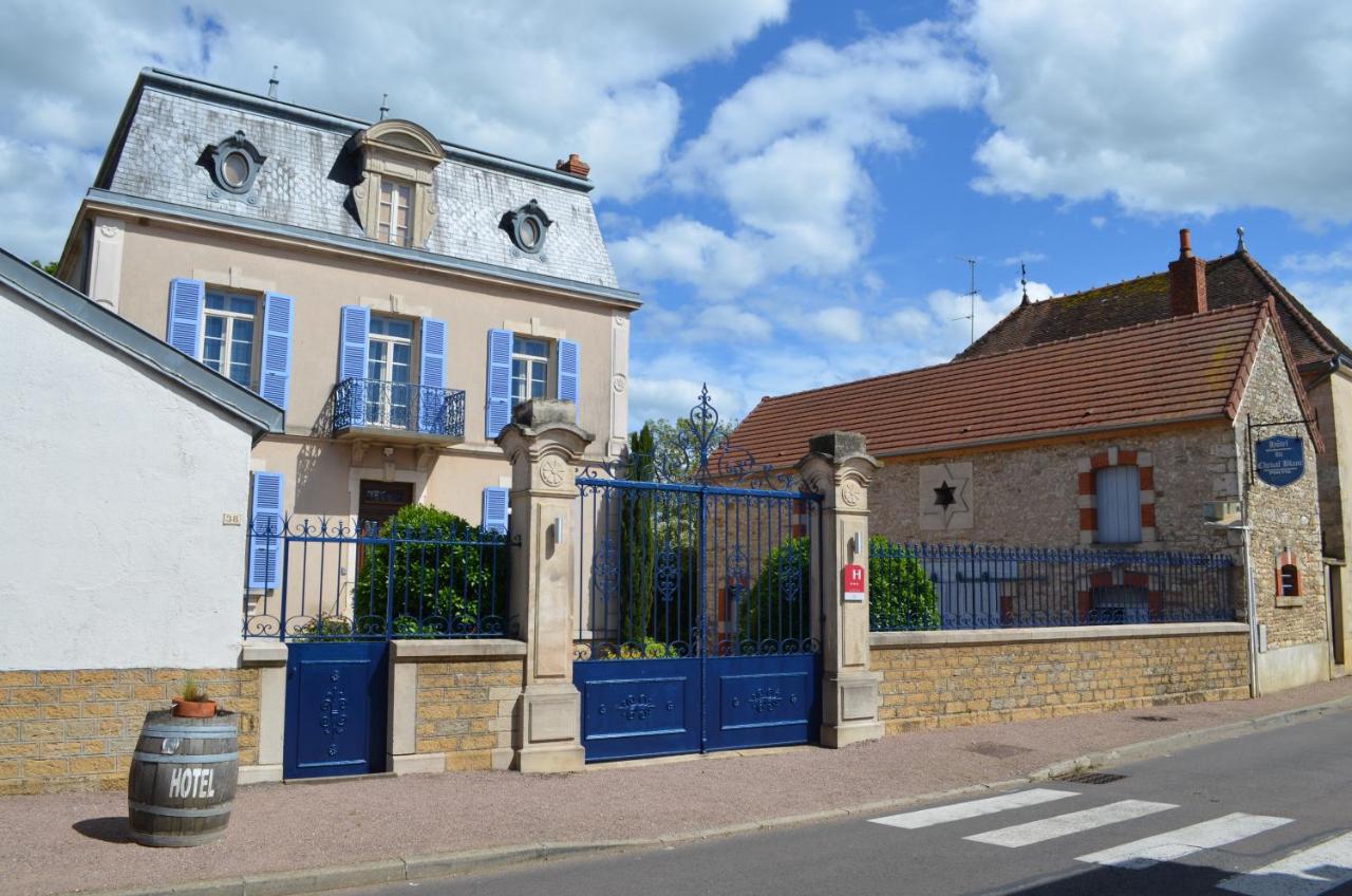 Logis Hotel Domaine du Cheval Blanc photo 2