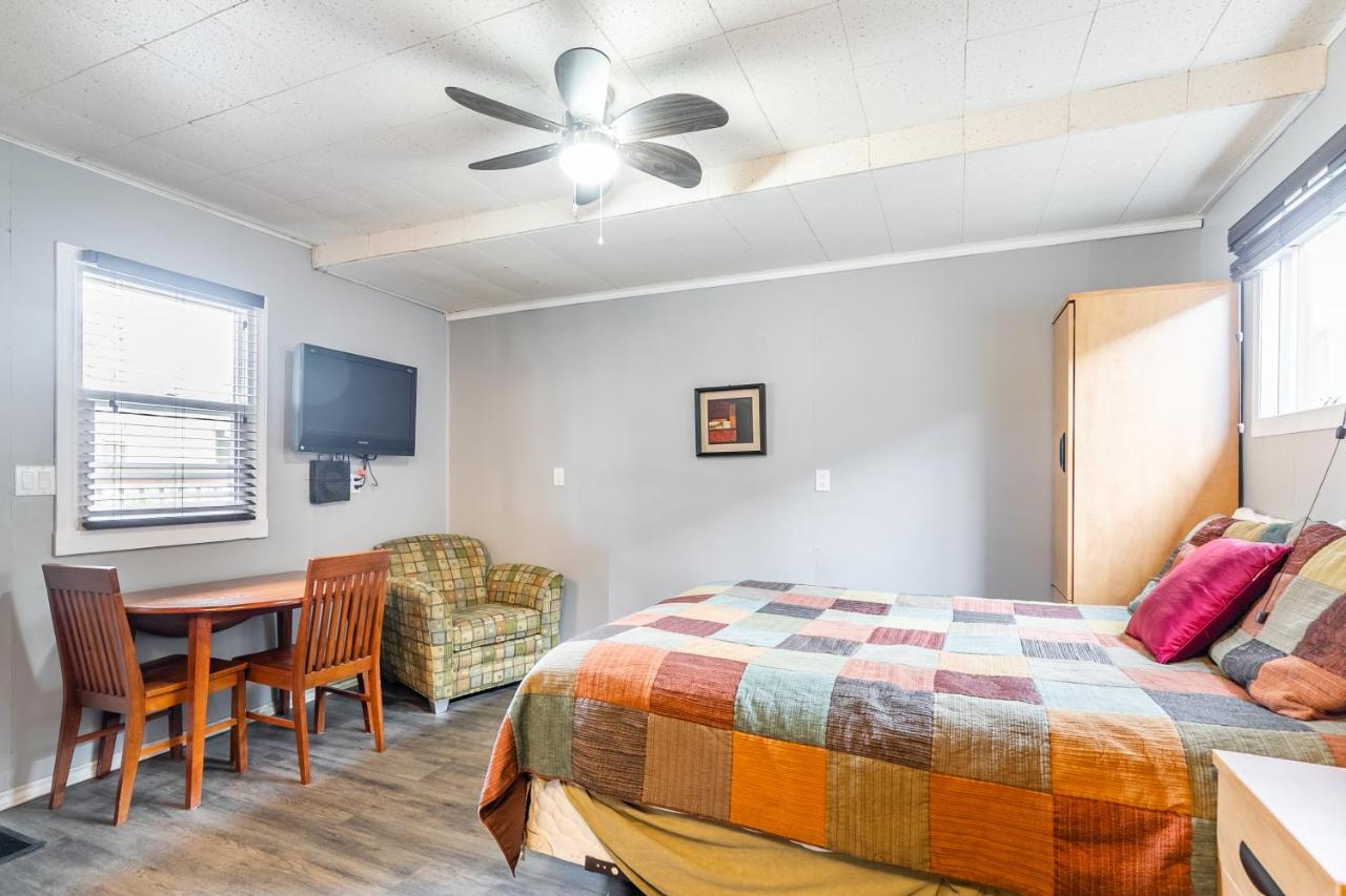 Bayside Cottage Rentals photo 2