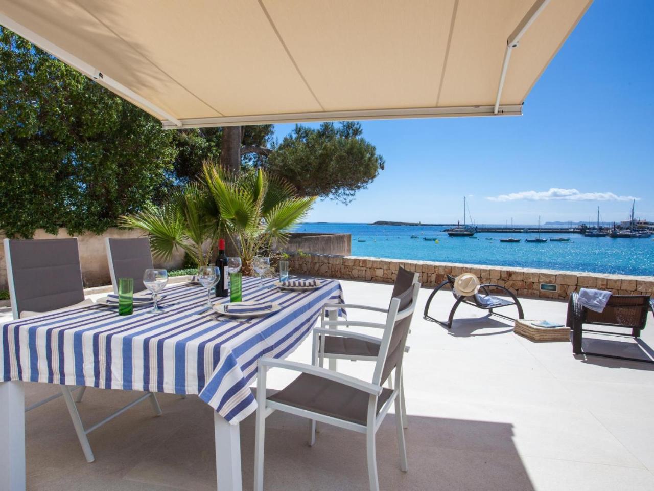 Photo - Es turó, luxury beachfront apartment in Colonia San Jordi