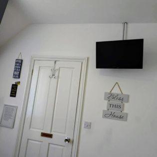 Kings Arms Hotel photo 3