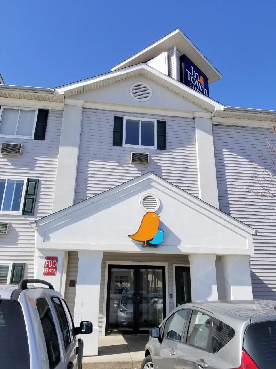 InTown Suites Extended Stay Indianapolis IN -College Park Michigan Road photo 3