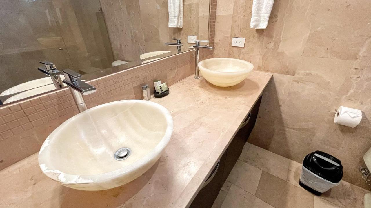 PACIFIC SUITES Boutique Hotel and Bistro photo 2