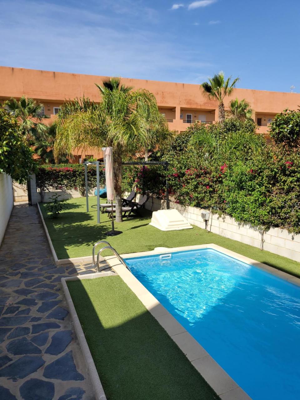 BAJO en PRIMERA LÍNEA de VERA-PLAYA con piscina privada! - 2