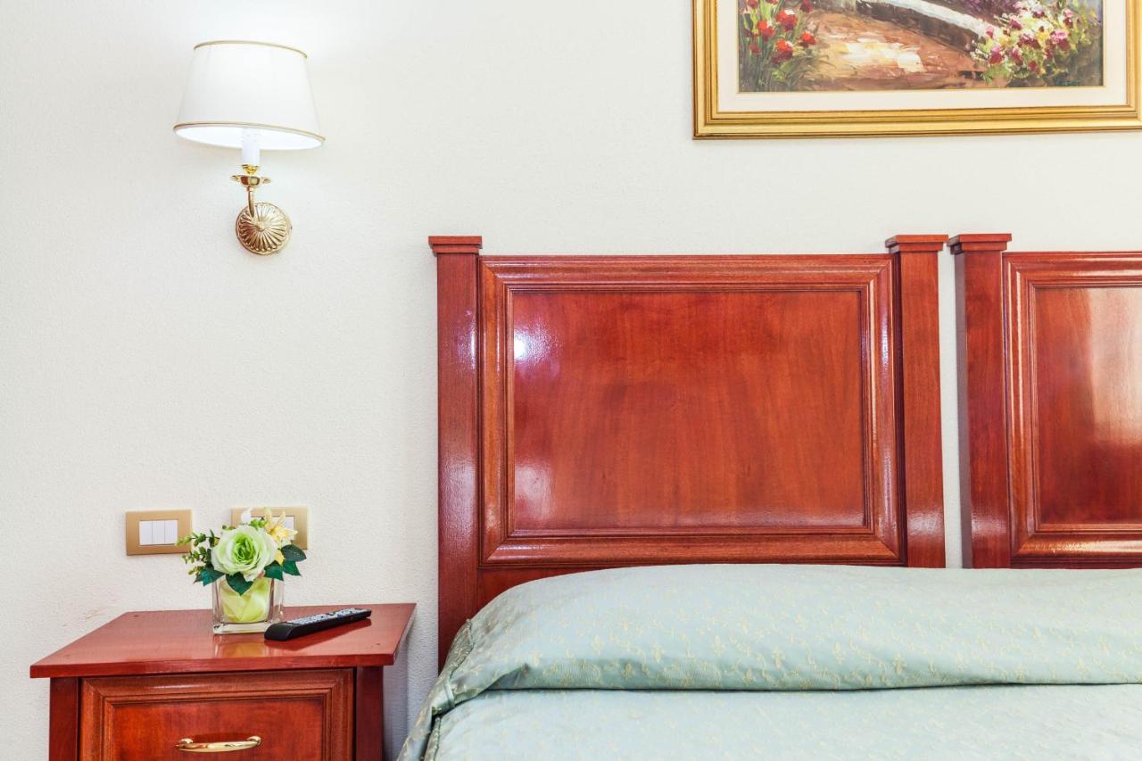Hotel Regina Elena photo 2