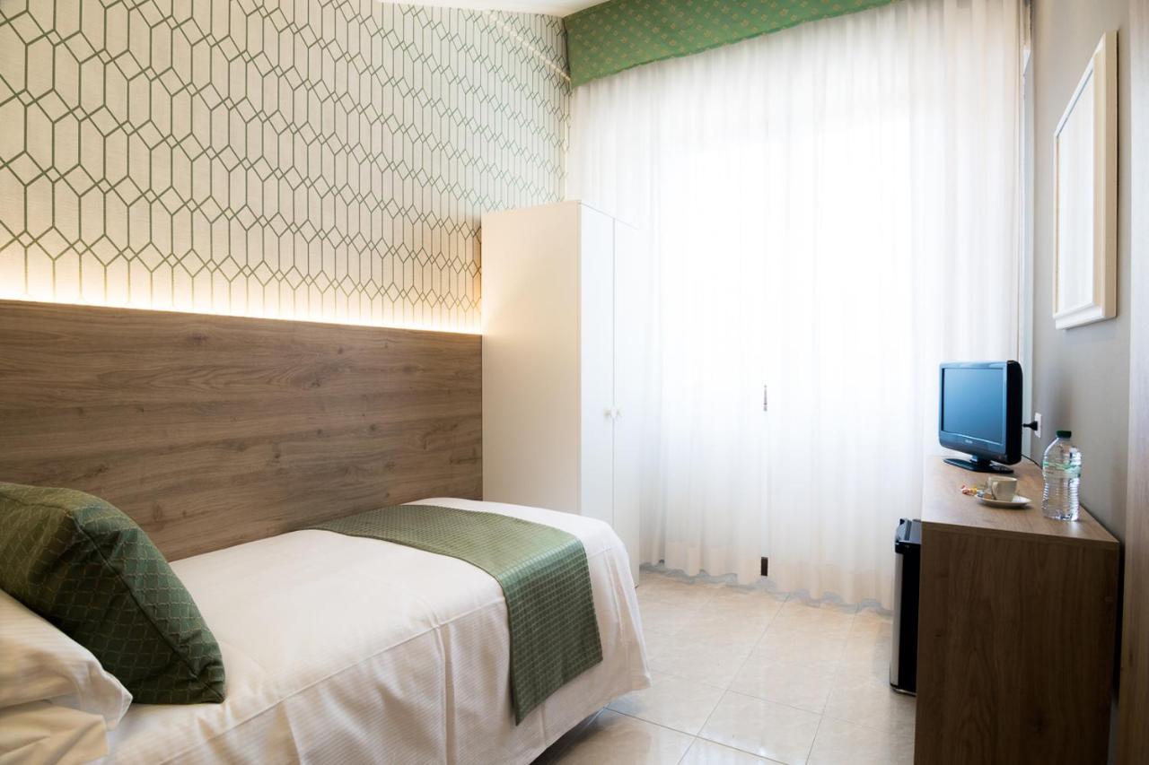 Hotel Pacific photo 2