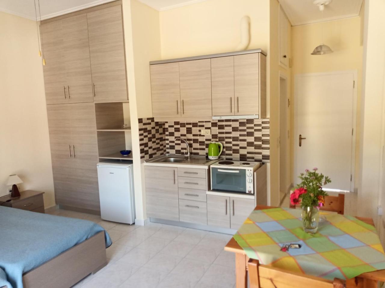 Panagiotis I & II Stds and Apts - 4