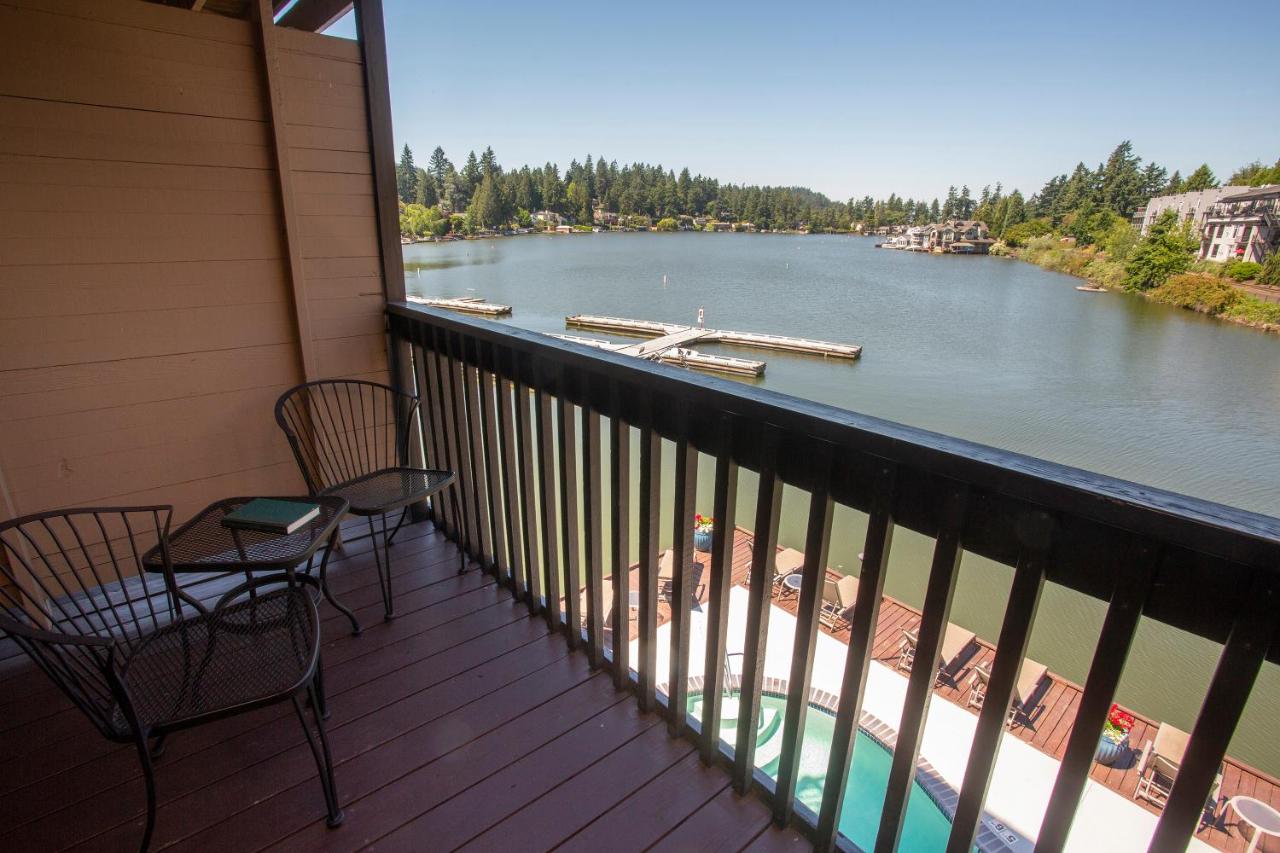 Lakeshore Inn photo 2