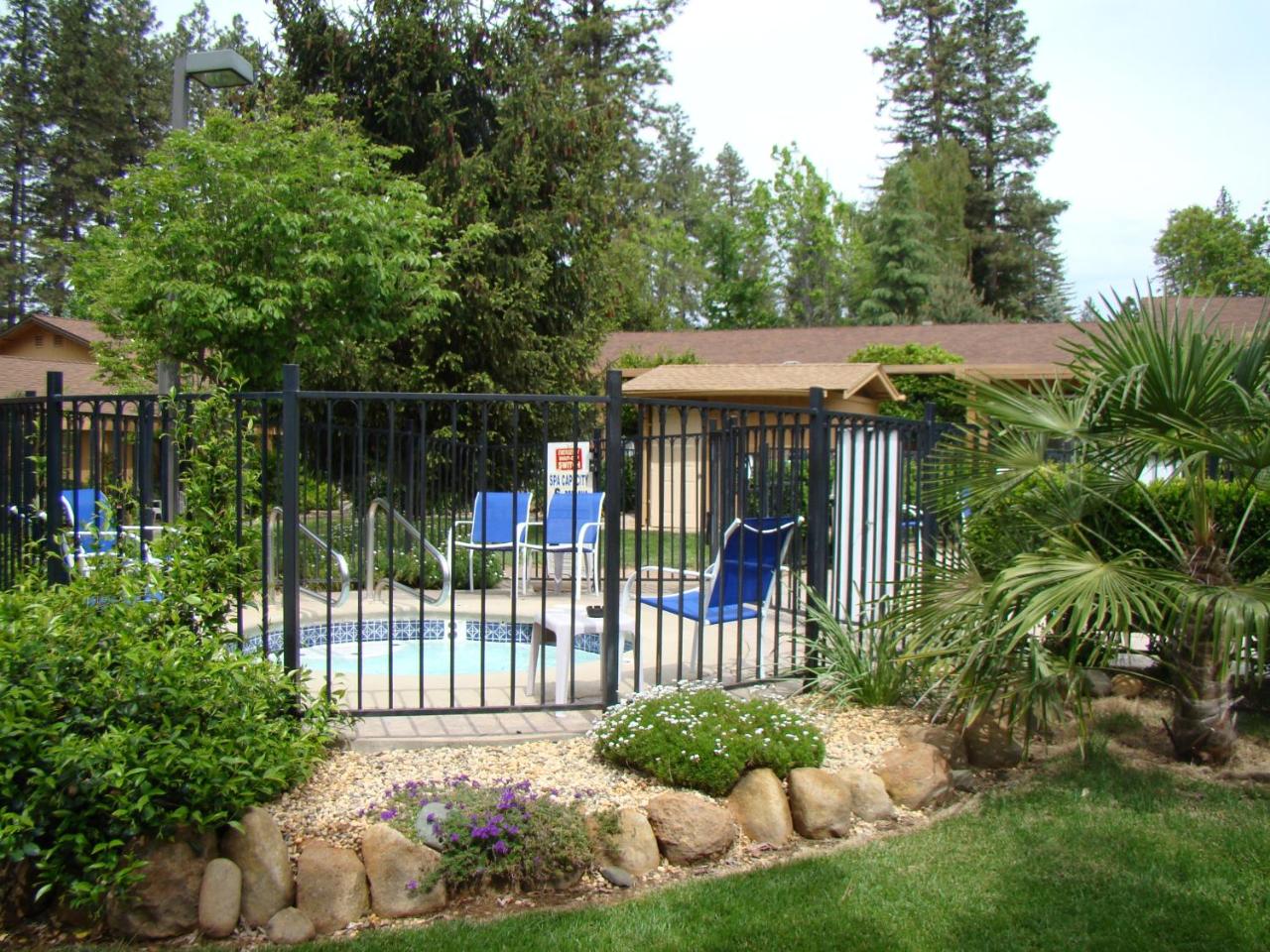 Ponderosa Gardens Motel photo 4