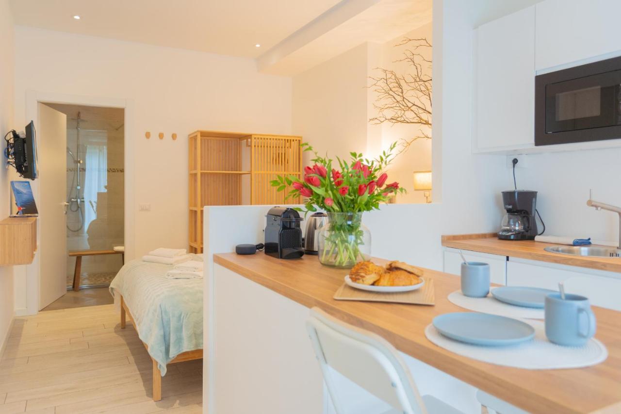 Enchanted Como Lake - Tremezzo Apartments by Rent All Como - 5