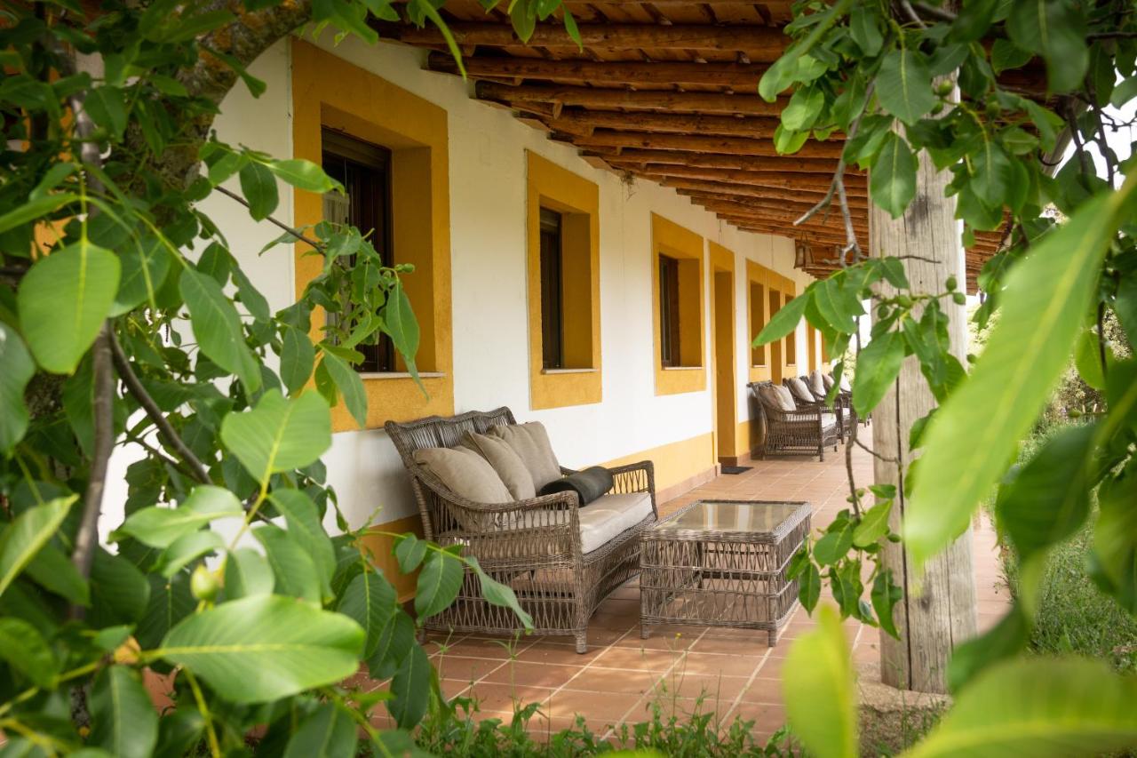 Eco-Lodge en la Reserva Privada Campanarios de Azaba - Proyecto de Conservación photo 4