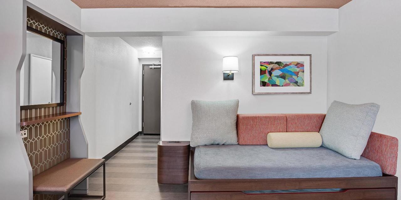 Photo - Holiday Inn Roanoke Airport - Conference CTR by IHG