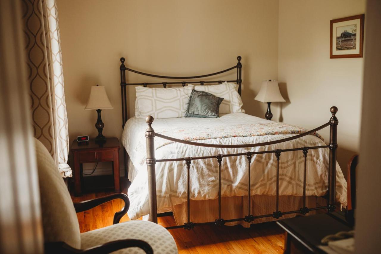 Carriage House Inn Four and a Half Stars photo 3