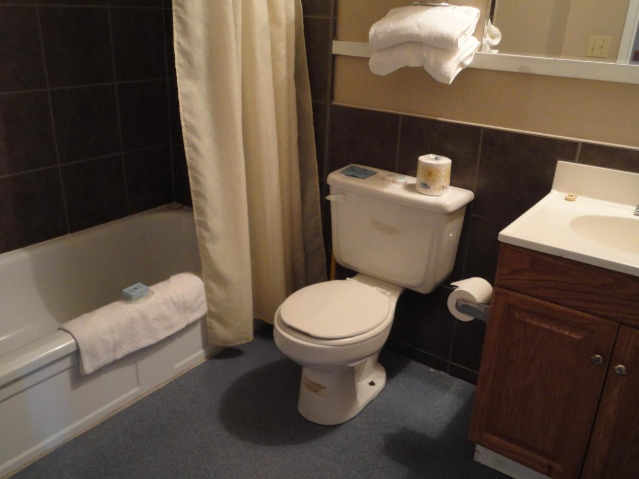 Apple Tree Inn photo 2