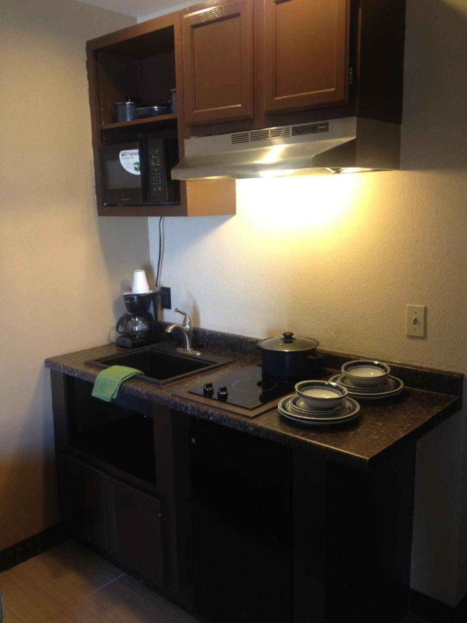 Rodeway Inn & Suites Corpus Christi Northwest photo 3