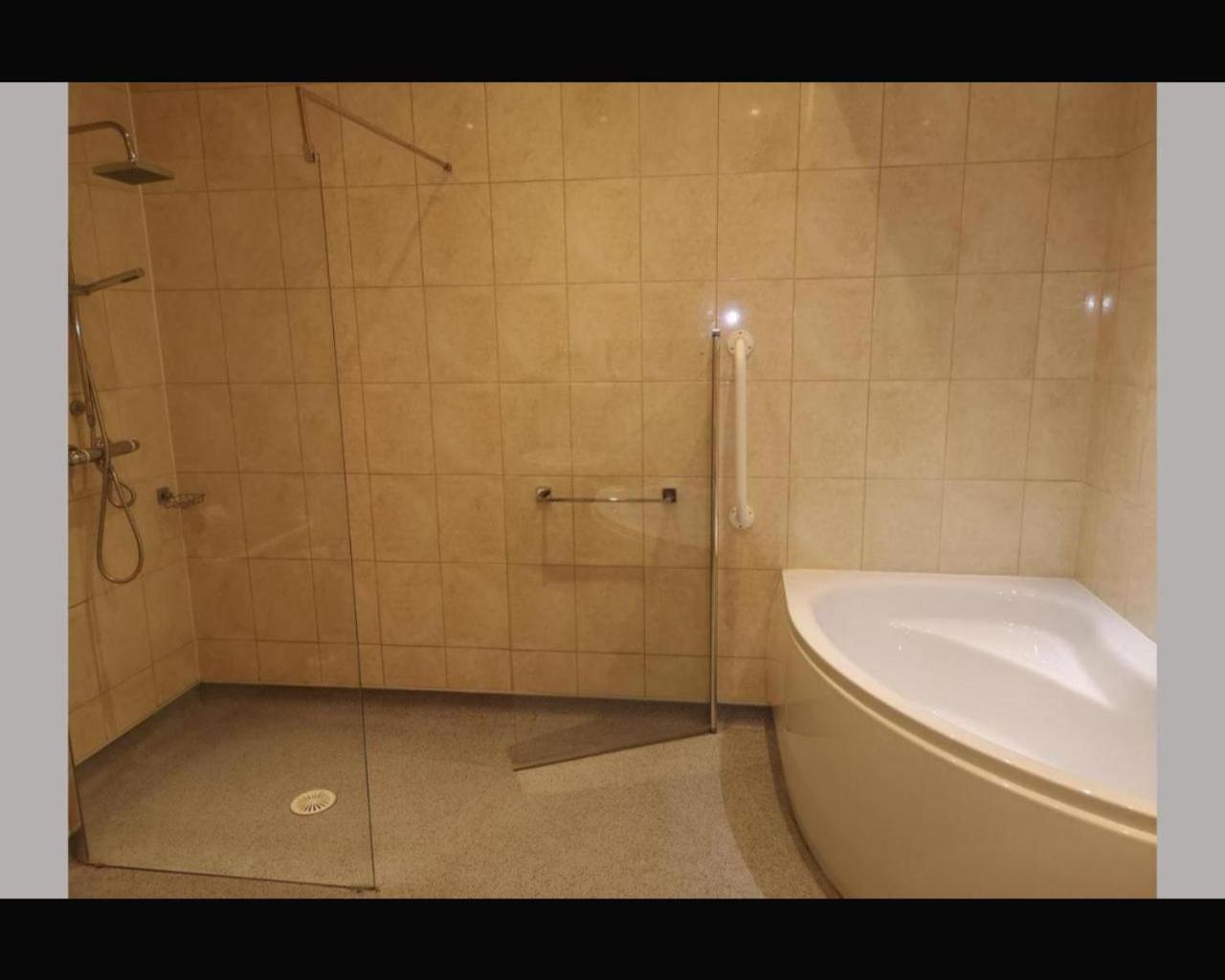 The R Inn Hotel photo 3