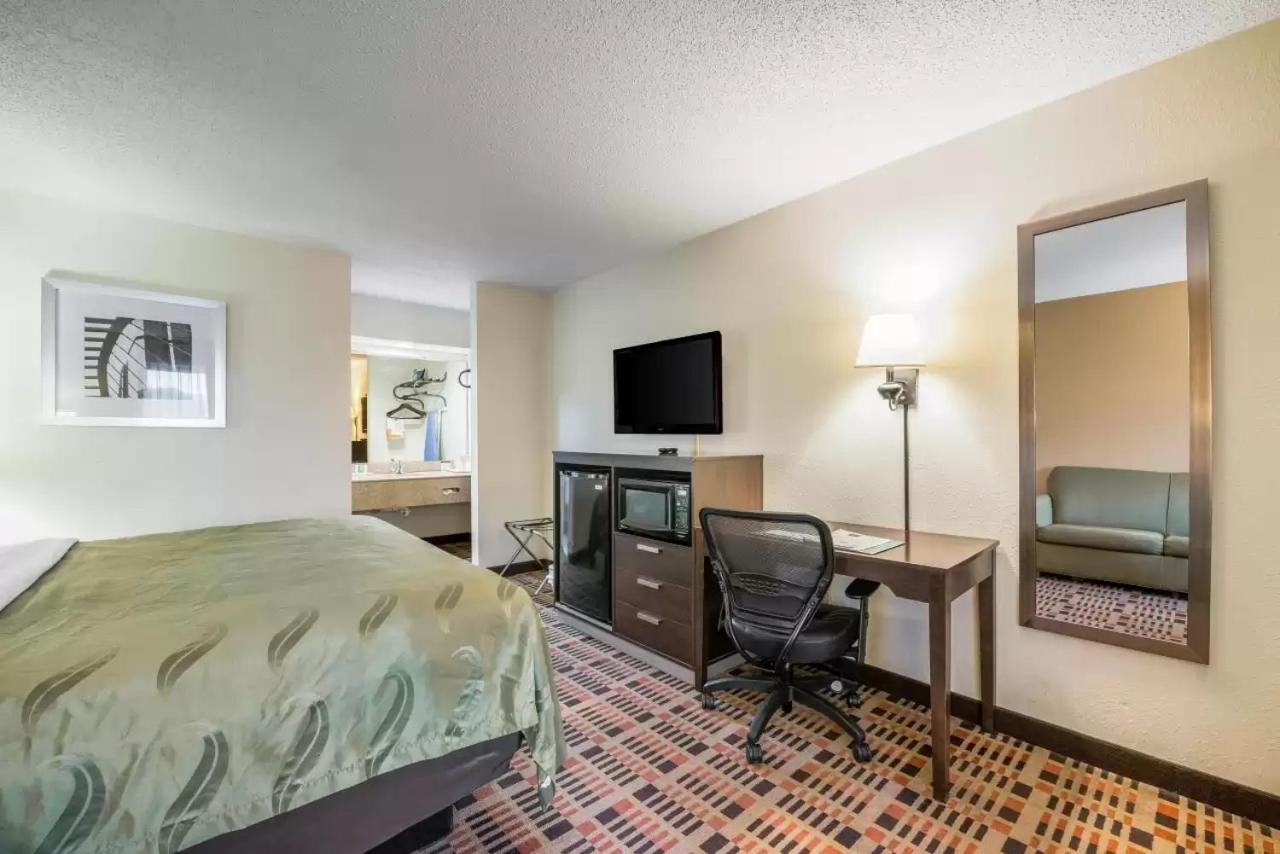 Quality Inn Johnson City near Downtown photo 2