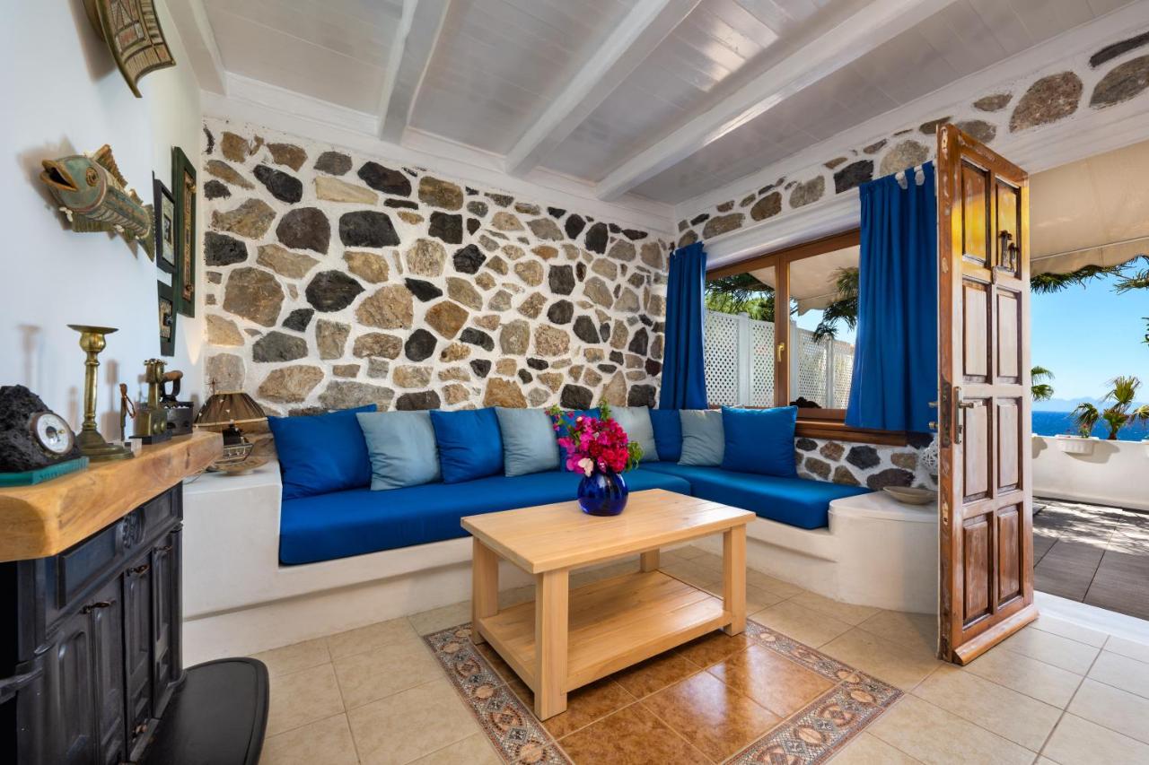 Moschatos Beach House - 5