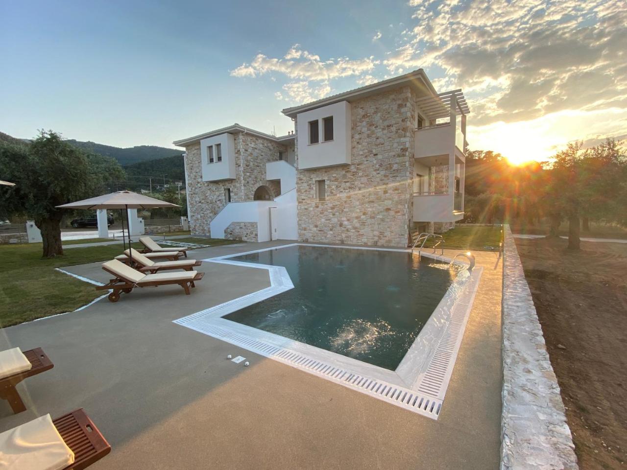 Luminous Luxury Apartments - 2