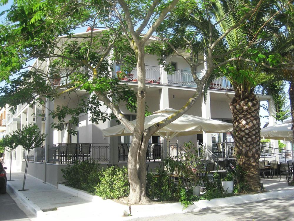 Achilles Hotel
