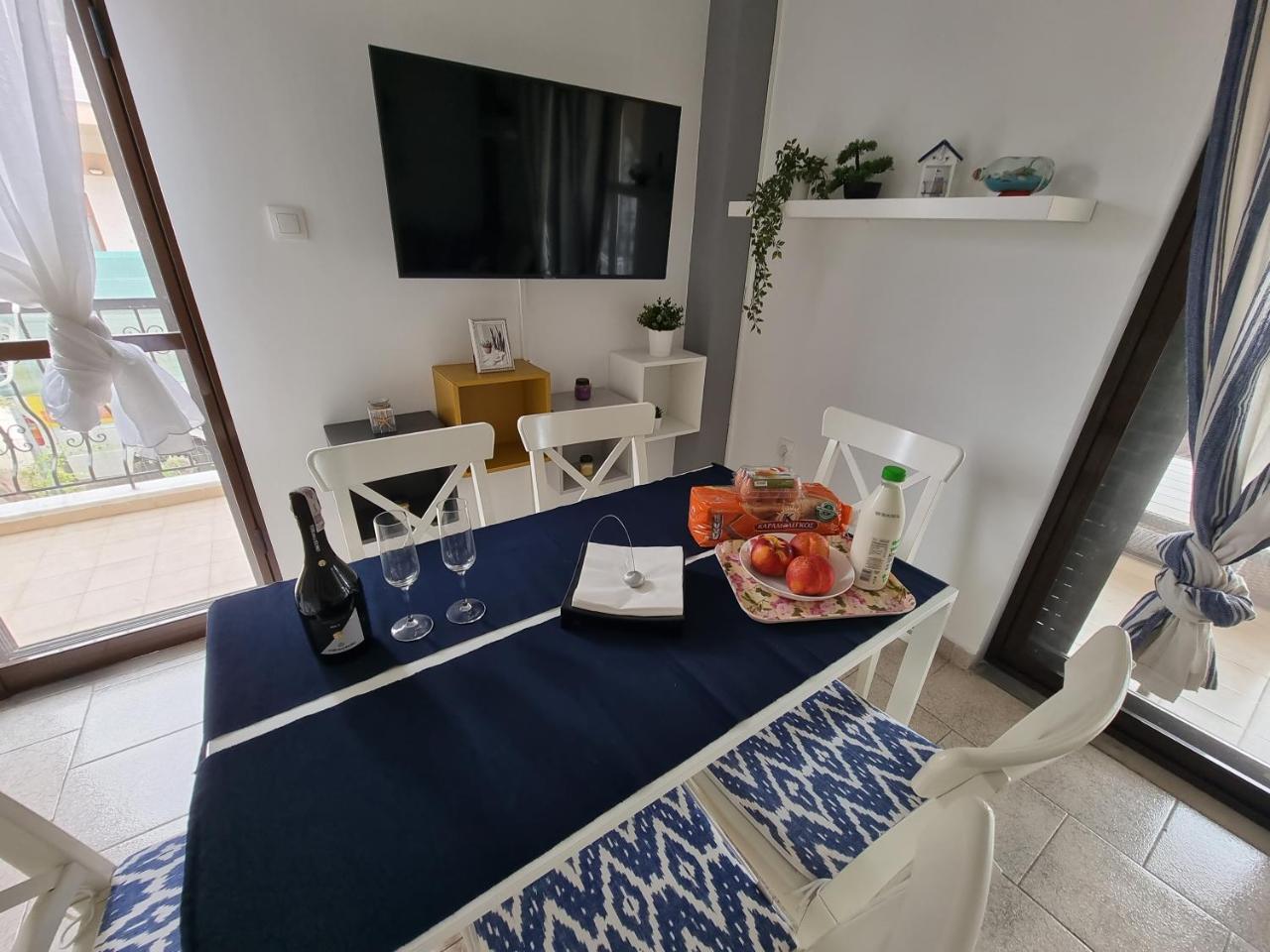 Lucas Lux Flogita apartment - 3
