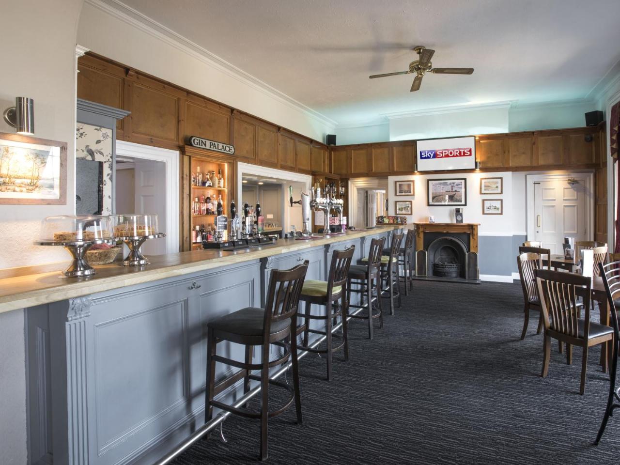 Old Hall Hotel photo 3