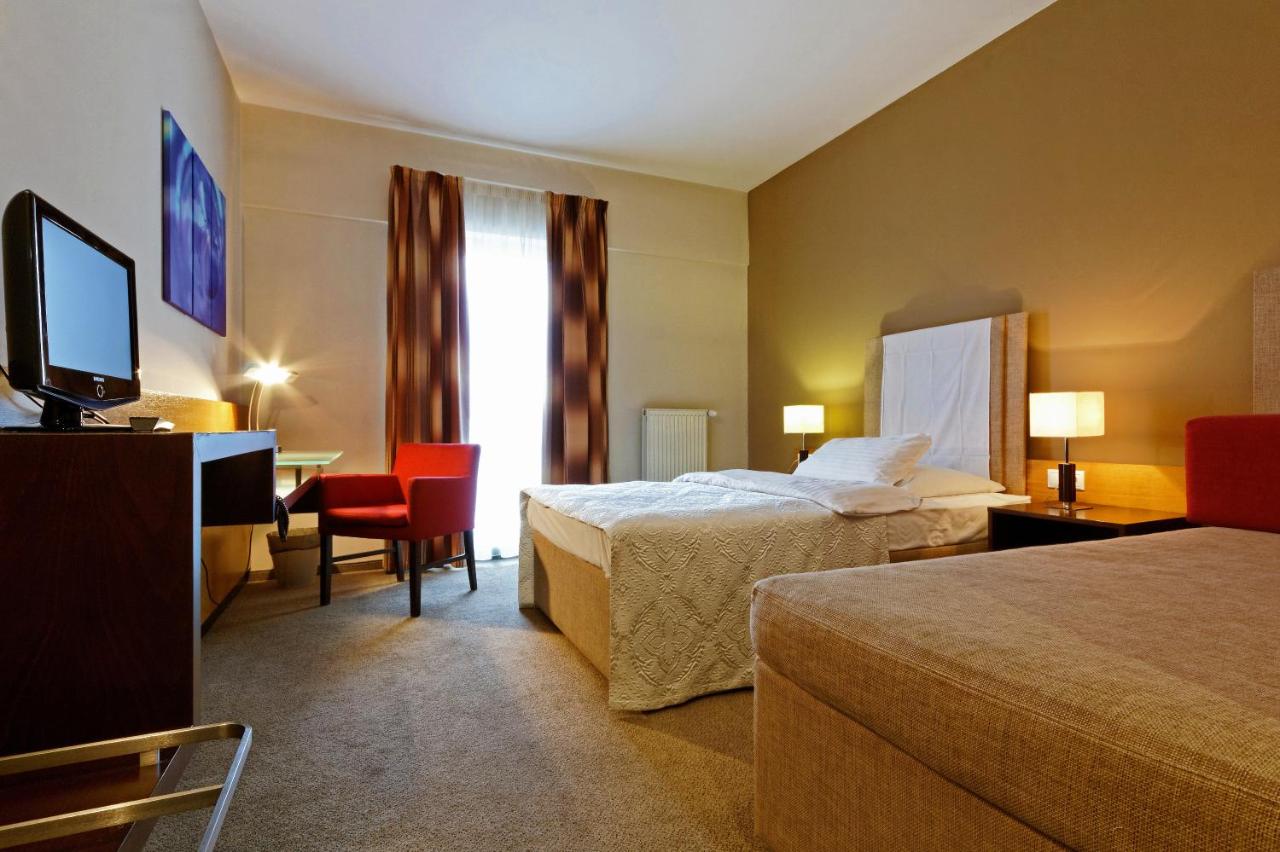 IMPIQ Hotel - 4