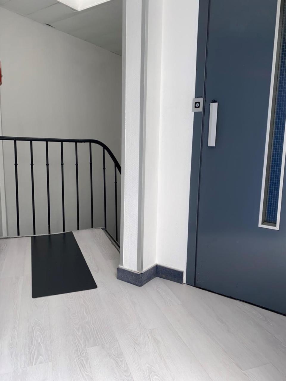 Aero Hotel photo 2