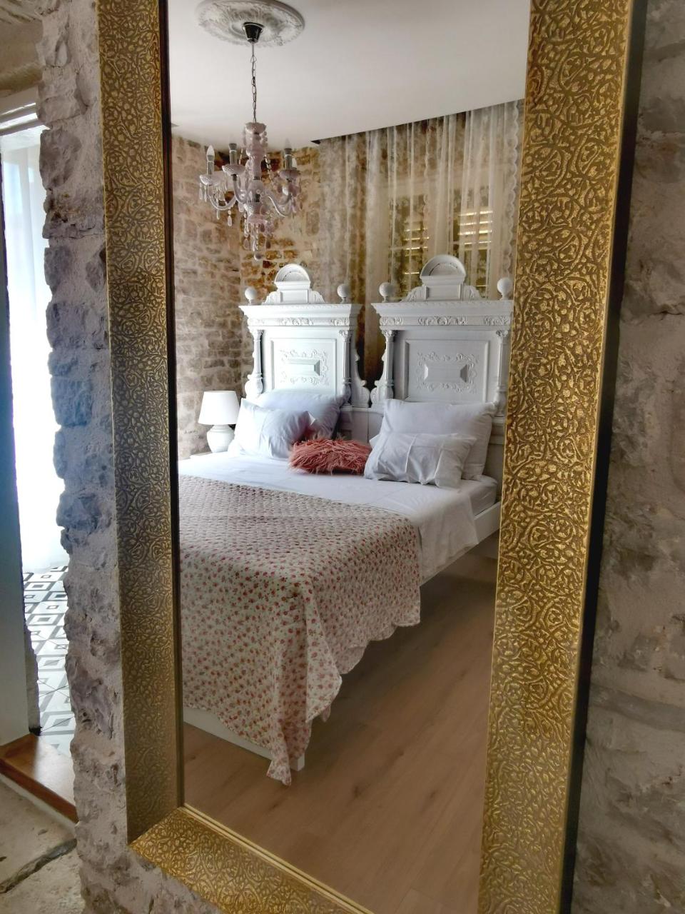 L&L Rooms Royal photo 3