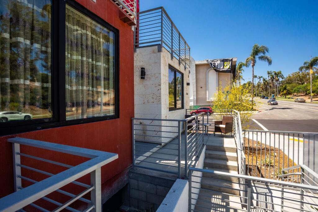 Spacious 500 sqft Studio with Balboa Park View photo 4