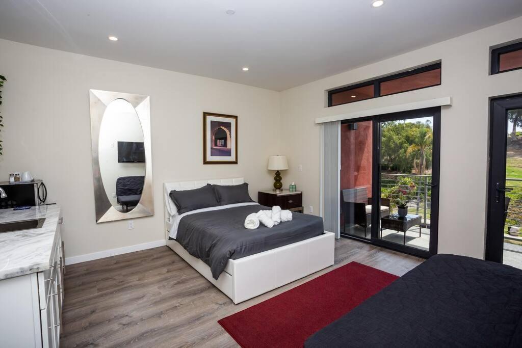 Steps to Balboa Park- Brand New Apt - Cozy Studio photo 2