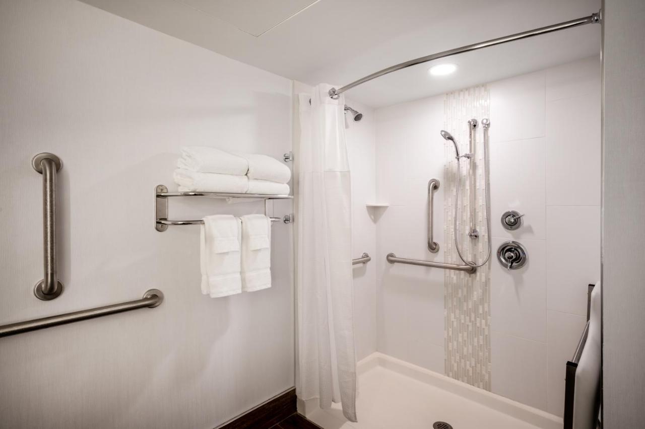 Photo - Crowne Plaza Albany - The Desmond Hotel