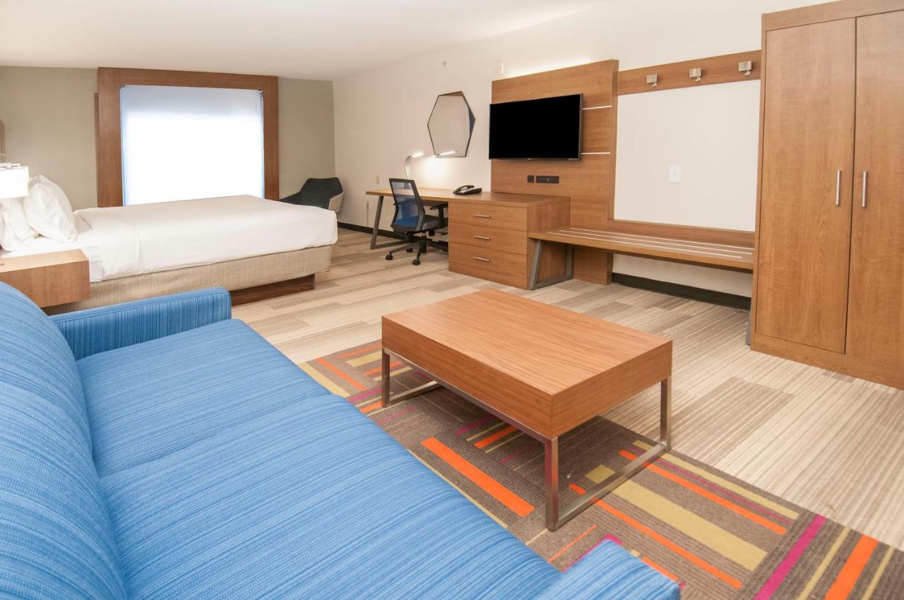 Holiday Inn Express & Suites Plano West - Frisco By IHG photo 4