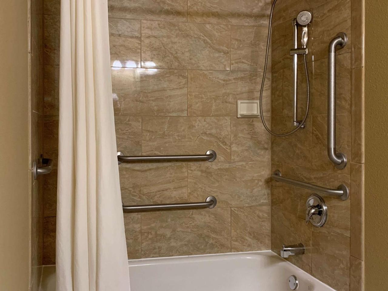 Comfort Inn Saint Paul East photo 4