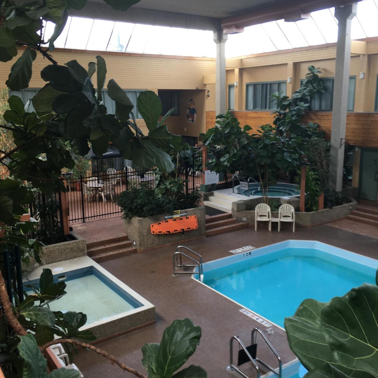 Photo - Travelodge by Wyndham Winnipeg East