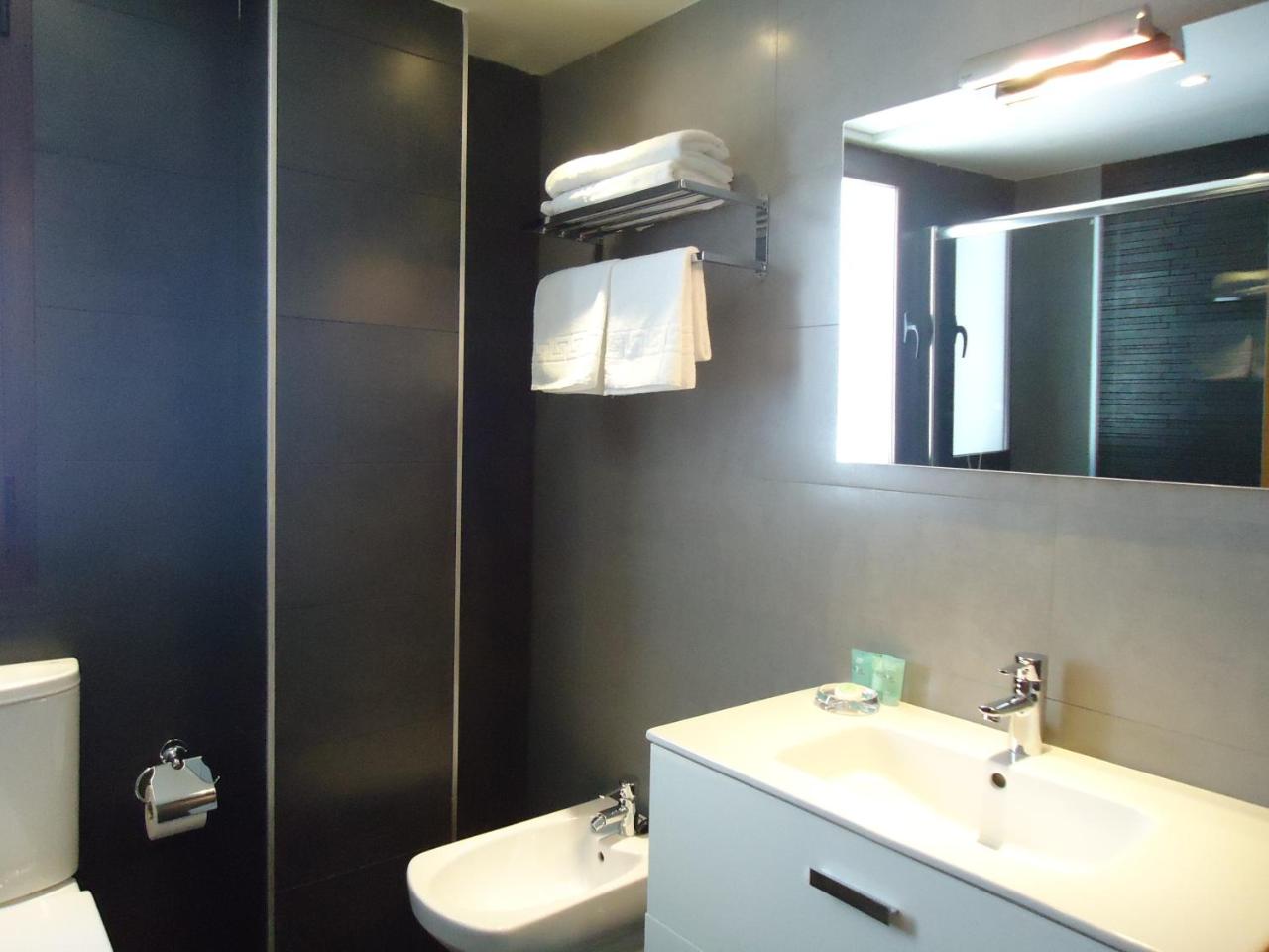 Apartamentos Turísticos Mauror photo 2